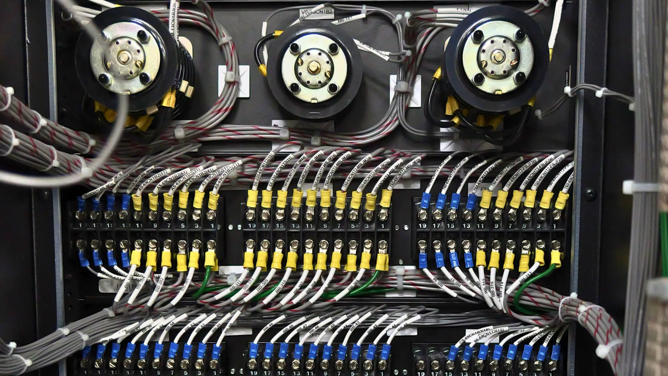 Control panel layout - Keltour.